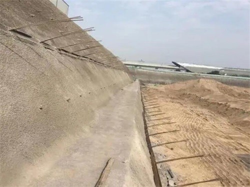 咸宁河道边坡加固